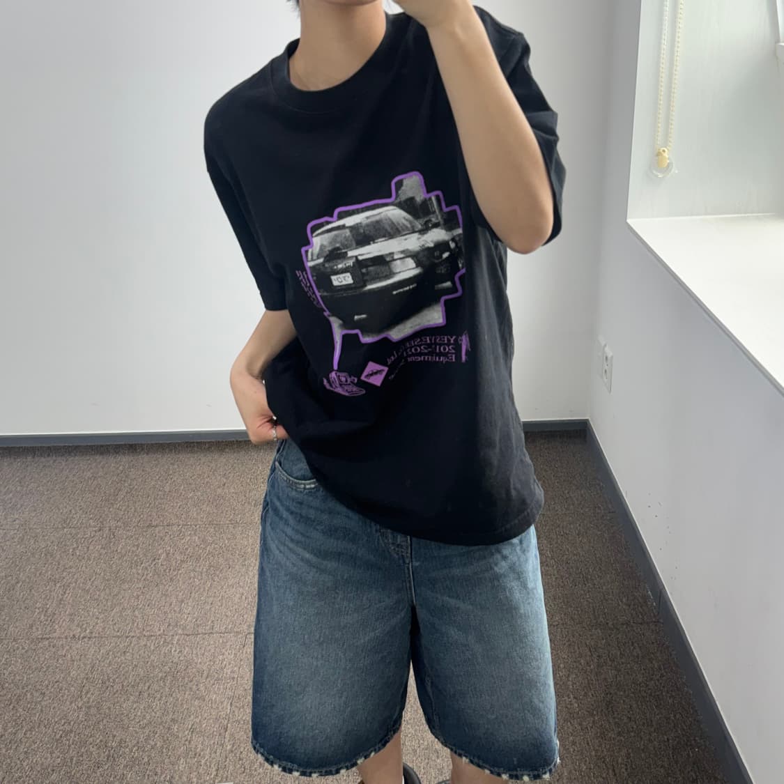Yeseyesee 예스아이씨 그래픽 블랙 반팔 상품이미지2