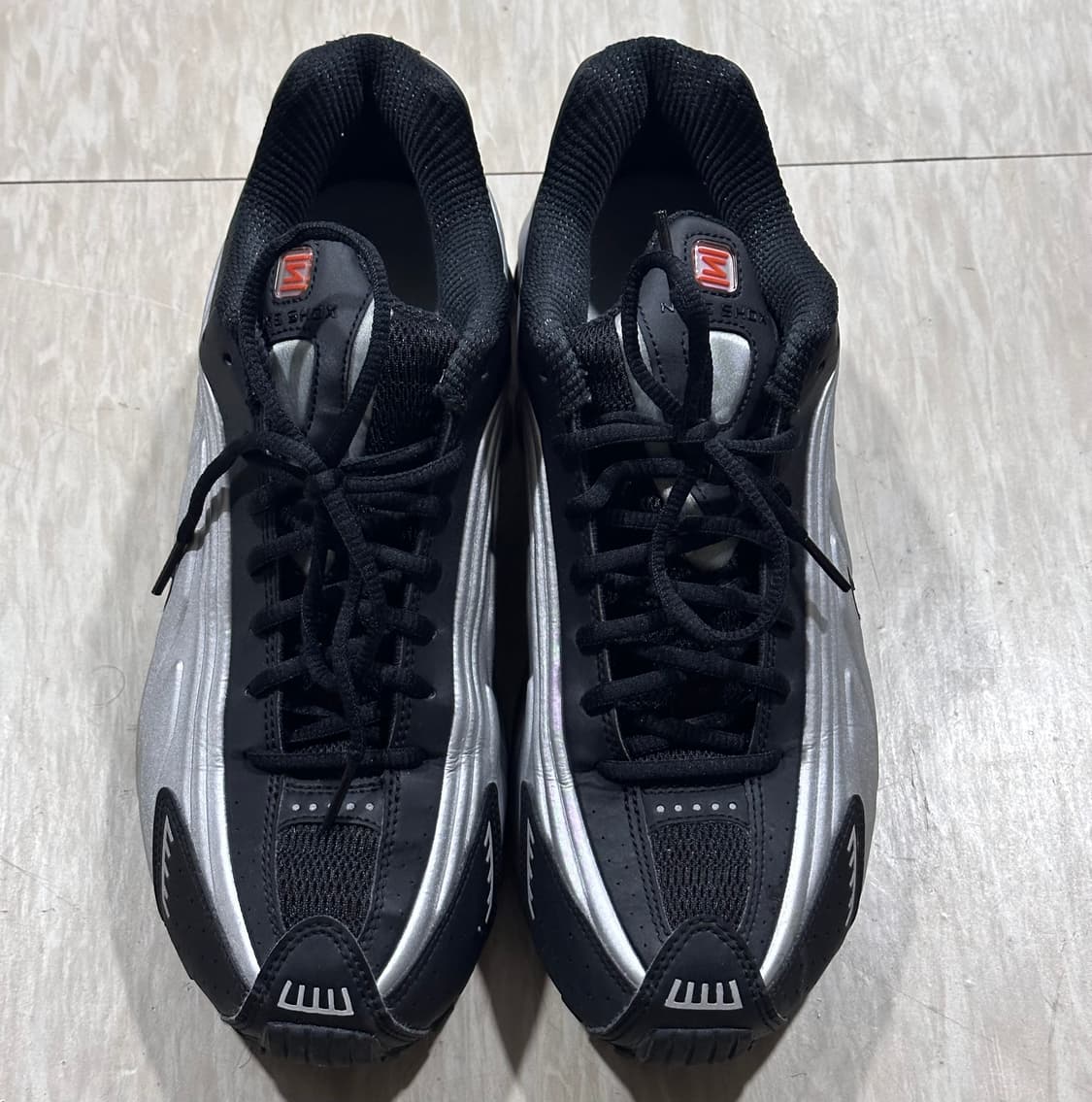 나이키 샥스 R4 레드 280 상품이미지1