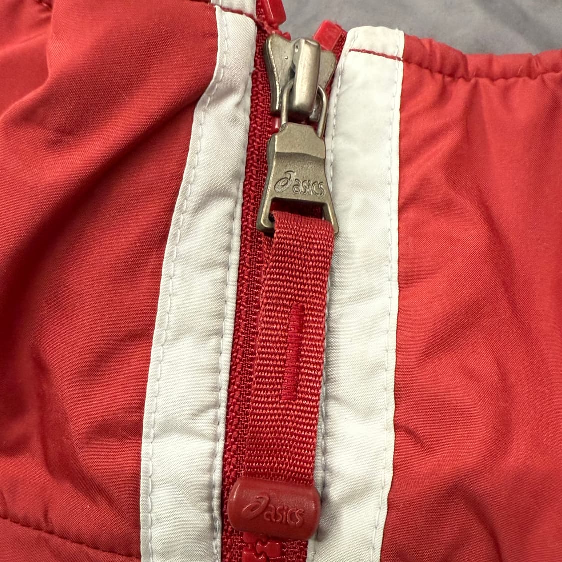 [정품/110] 아식스 올드스쿨 레드 바람막이 점퍼 상품이미지5