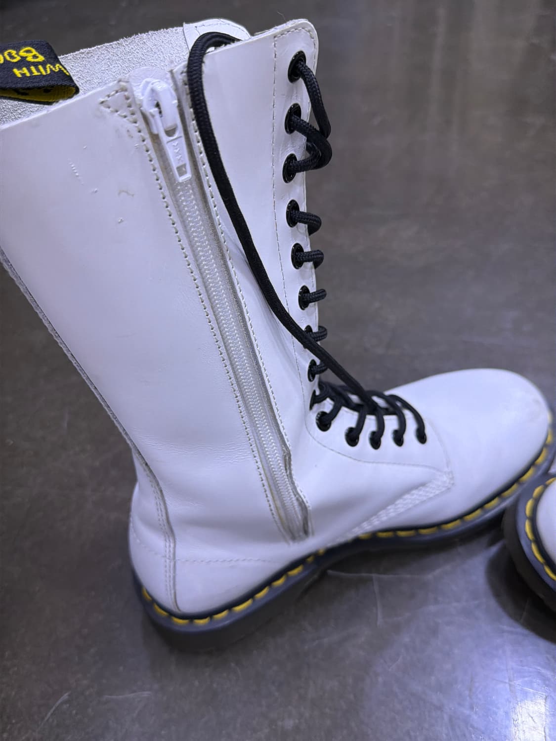닥터마틴 1914W 14홀 지퍼 부츠 워커 화이트 250 상품이미지6