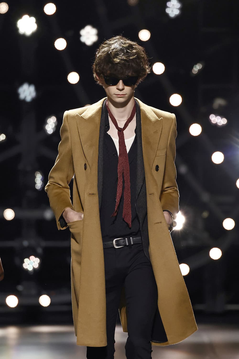 [안효섭님 착용] 셀린느 23fw 캐시미어 더블 브레스티드 코트 상품이미지1