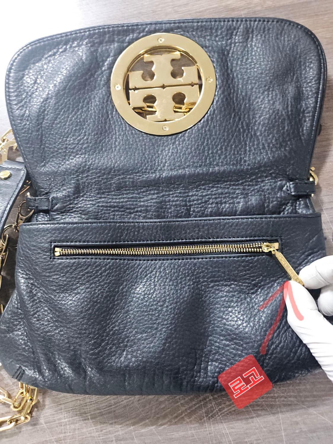 토리버치 블랙 레더 크로스백 상품이미지2