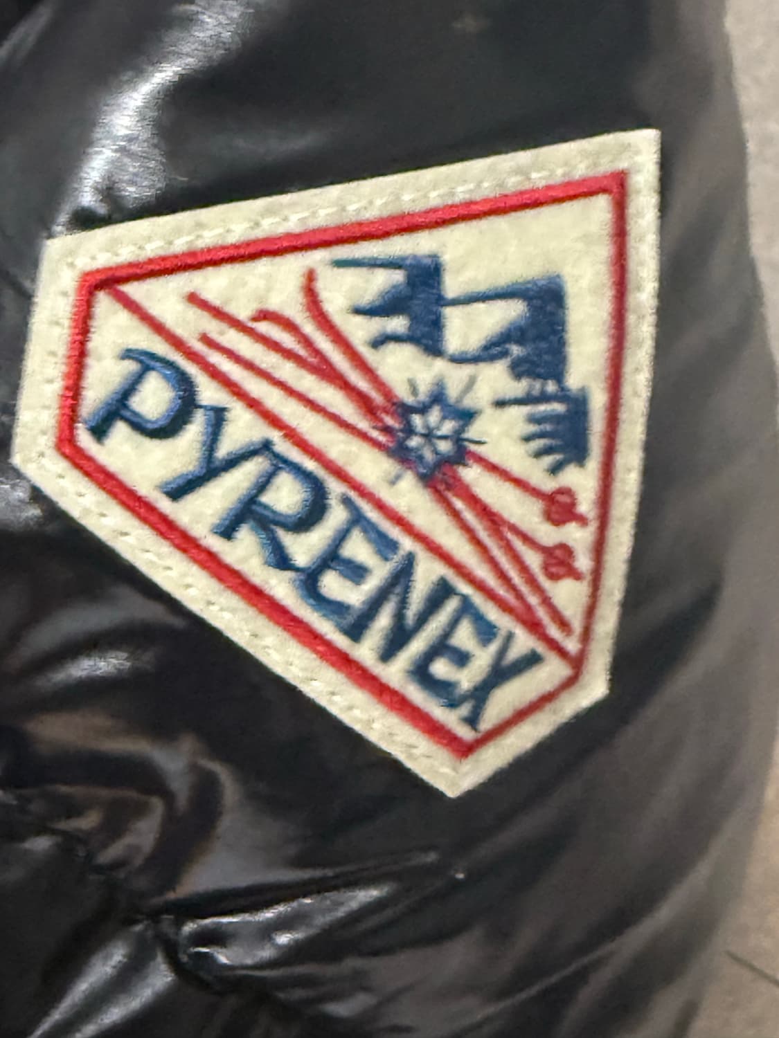 PYRENEX 피레넥스 유광 숏 블랙 패딩 XS 상품이미지3