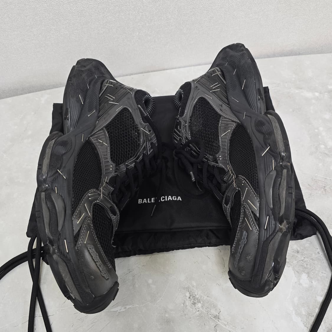 발렌시아가 스테이플러 스니커즈 신발 43사이즈 판매 상품이미지4