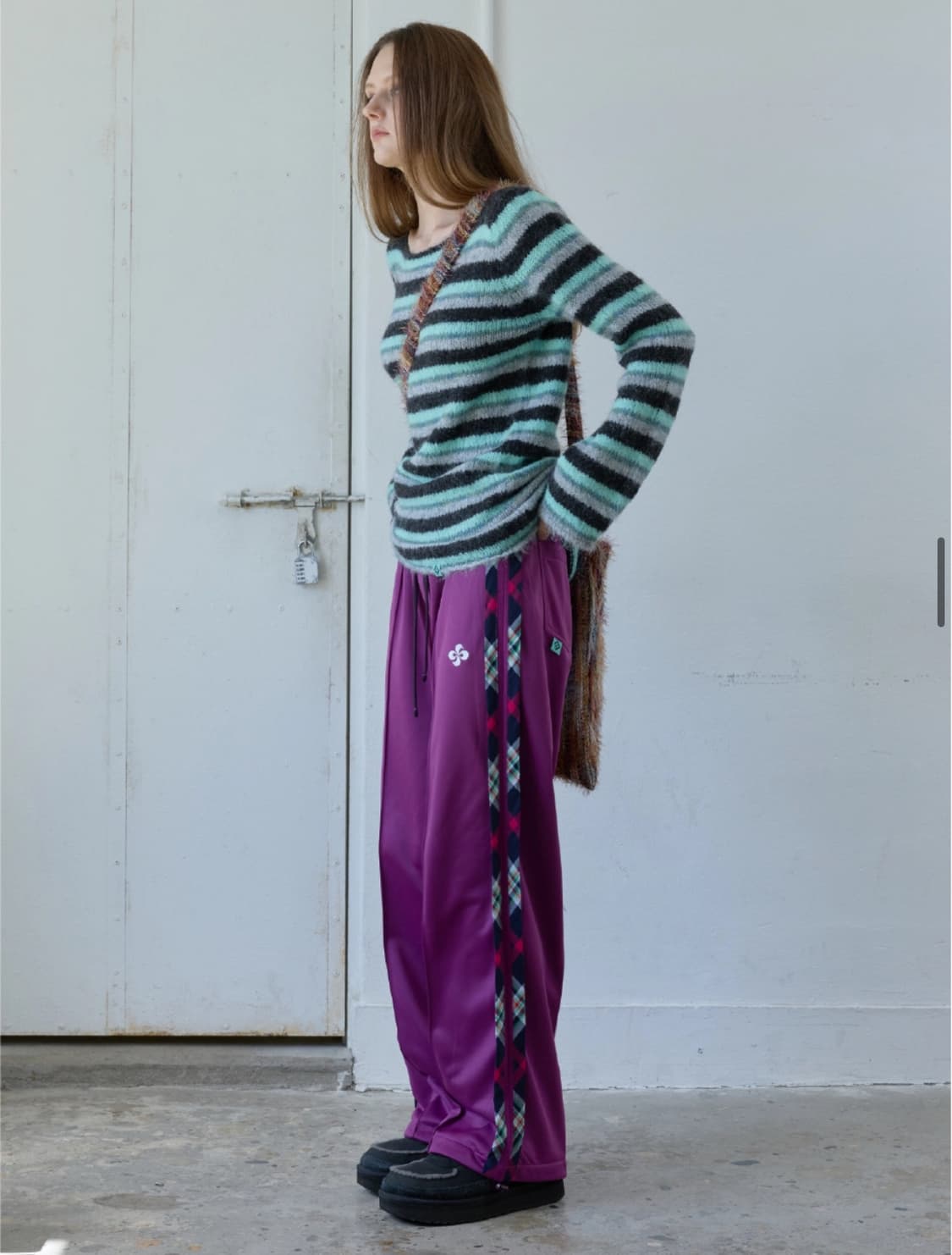 Heretic 헤레틱 스트라이프 헤어리 니트/차콜 상품이미지2