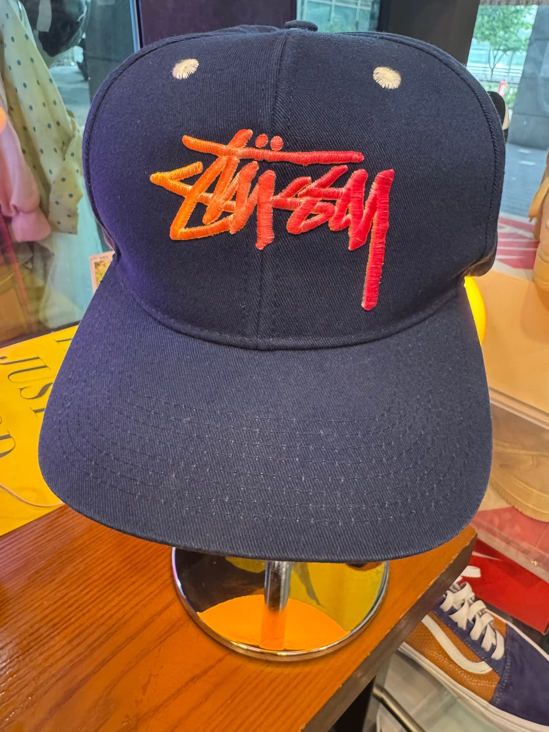 STUSSY 스투시 그라데이션 빅로고 스냅백 캡 - 네이비 상품이미지3