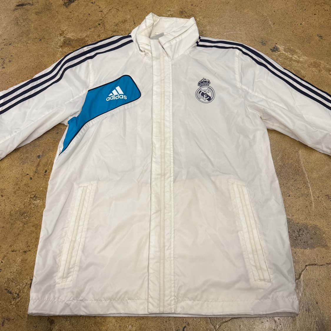 [정품] 아디다스 레알마드리드 바람막이 화이트 b18 상품이미지3