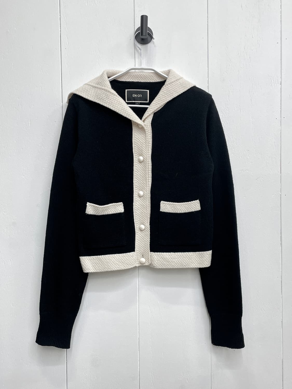 엔오르(EN OR) 배색 세일러 칼라 울 캐시미어 가디건 상품이미지7