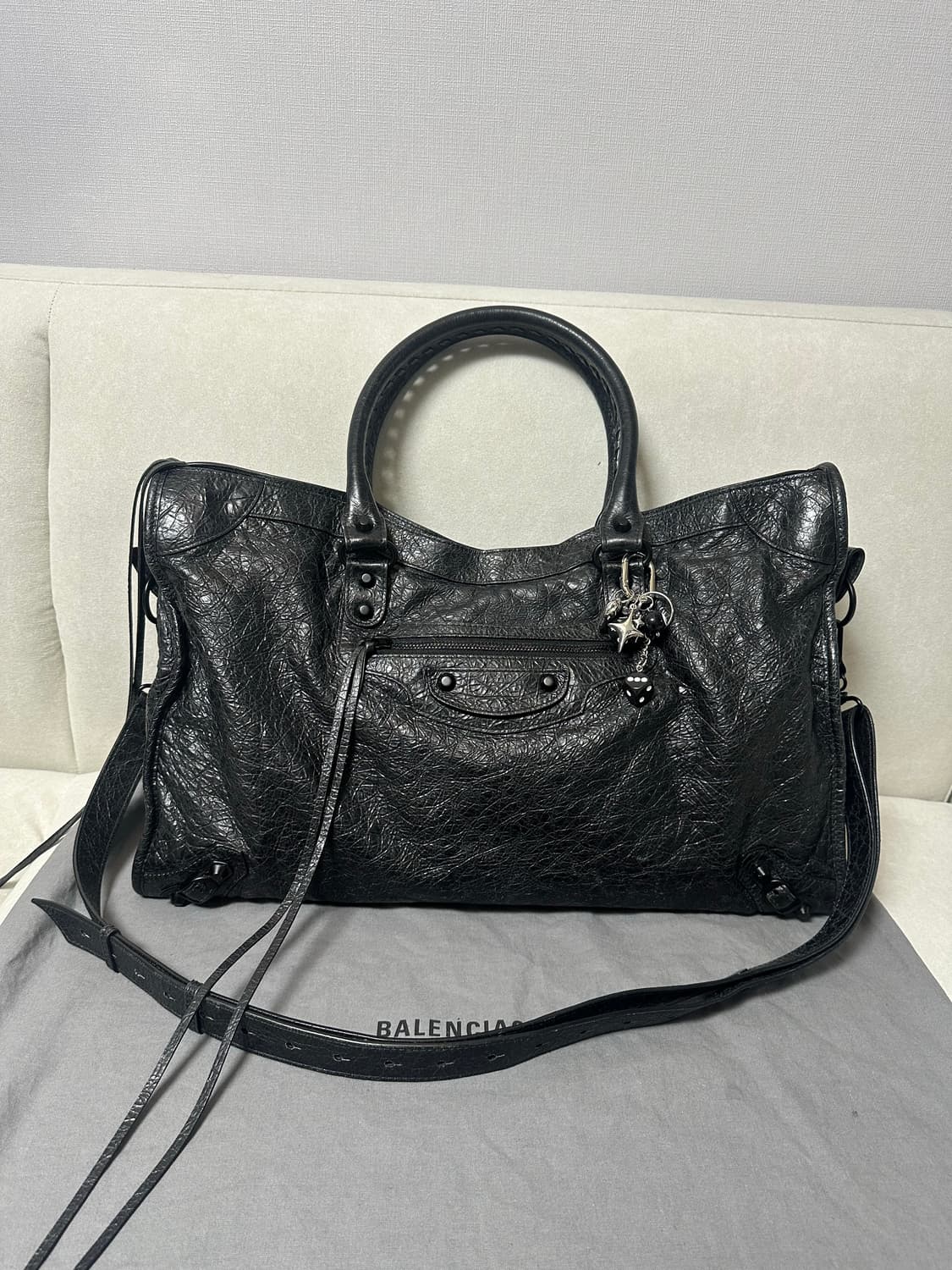 [SA 정품] 발렌시아가 르 시티 모터백 라지 블랙 상품이미지6