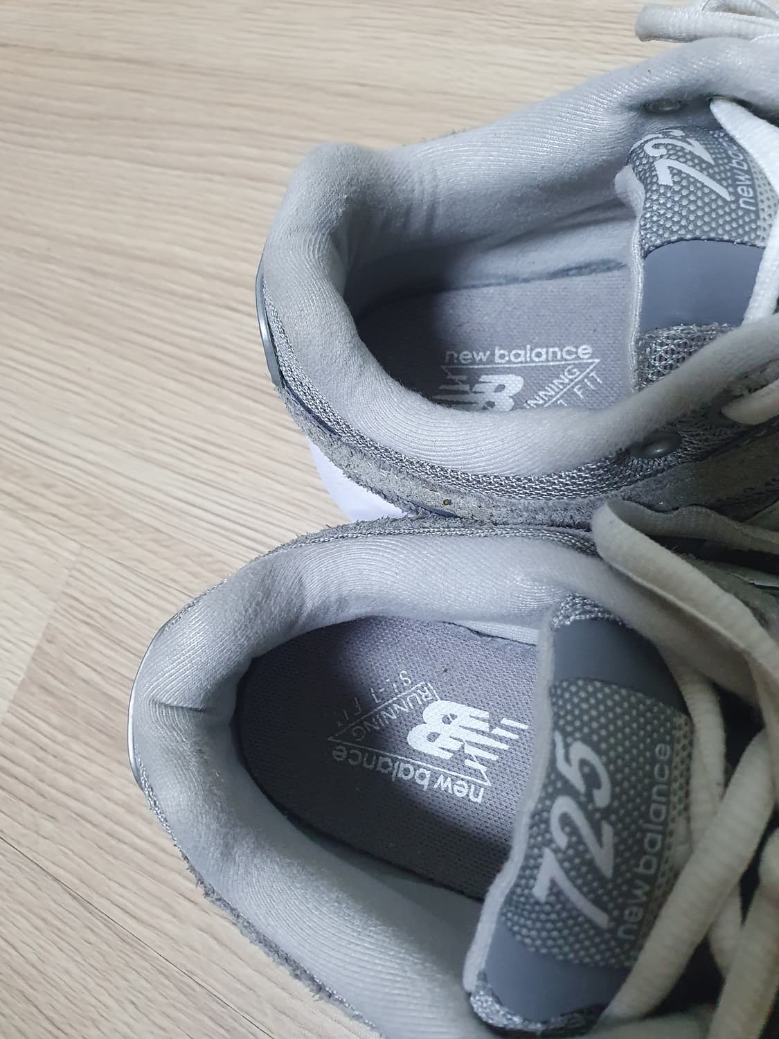뉴발란스 725 그레이 운동화 240 상품이미지8