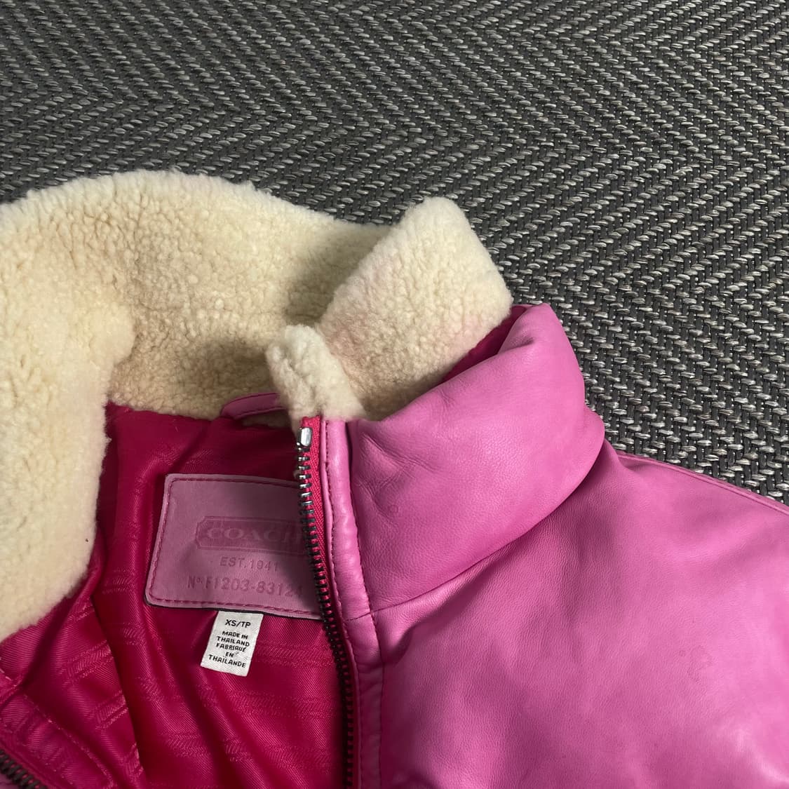 코치 우먼스 다운 푸퍼 크롭 패딩 핑크o 3931 상품이미지7