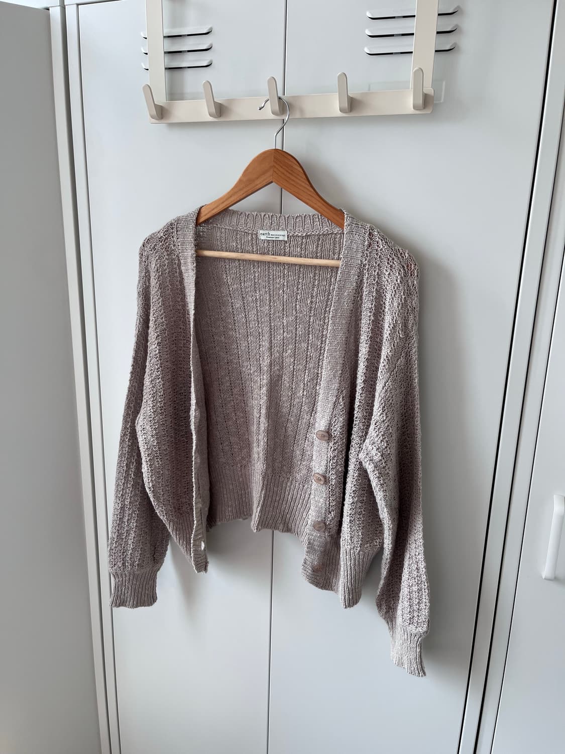 Earth music 프리미엄 라벨 그물 니트 오트밀 가디건 상품이미지9