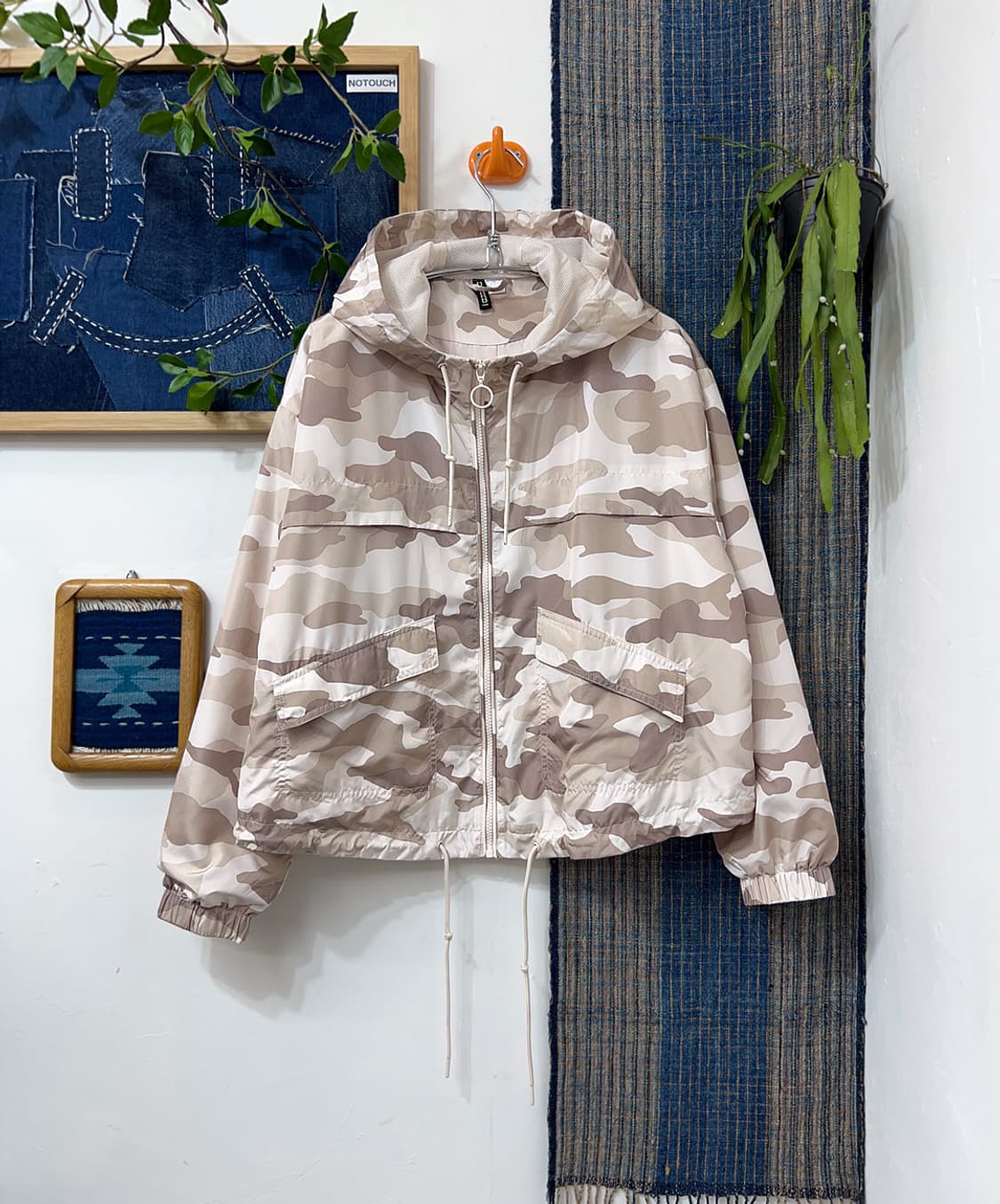 👧🏻DIVIDED  Camo Hoodie 상품이미지1