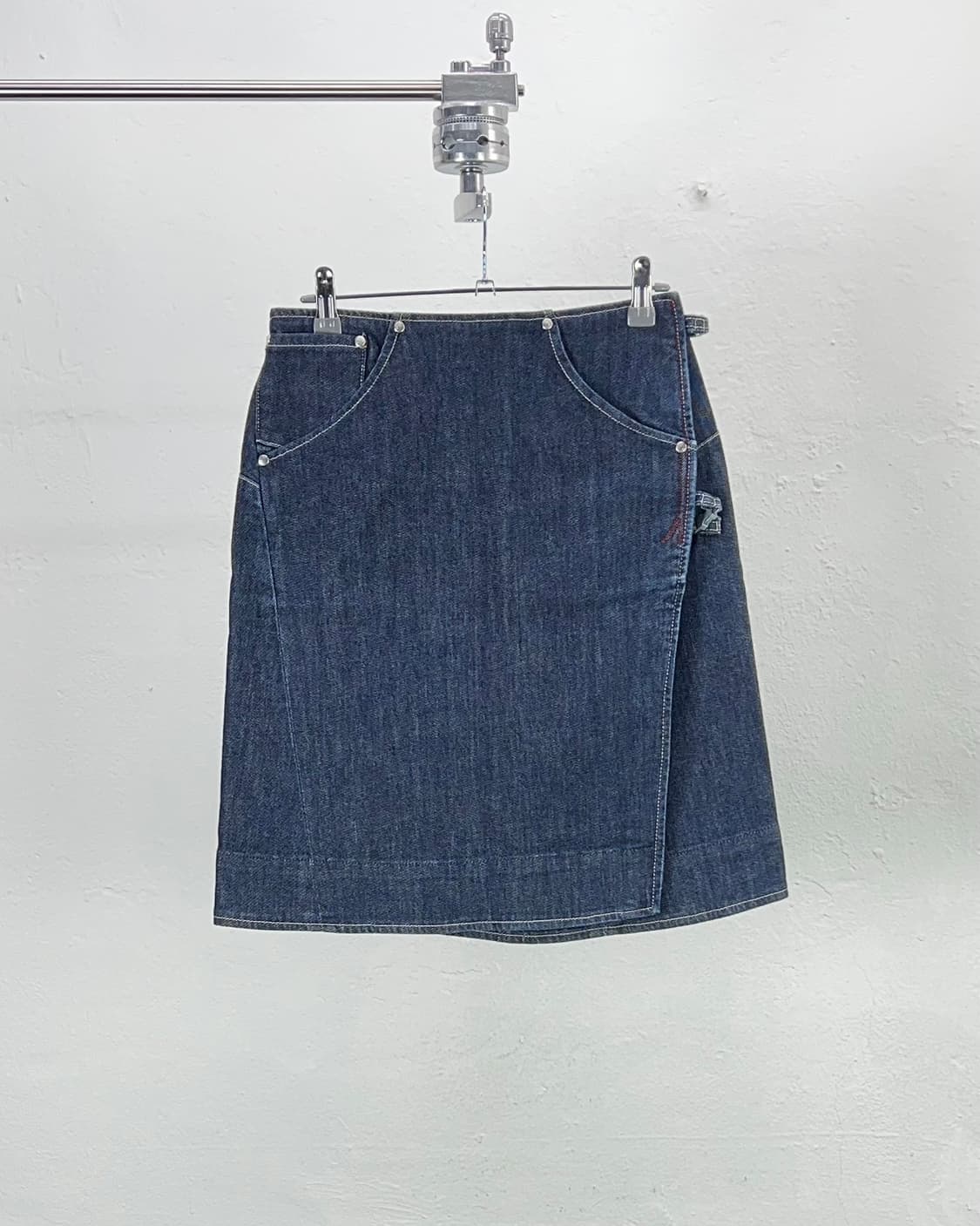 리바이스 엔지니어드 진스 진청 컷아웃 데님 스커트 상품이미지1