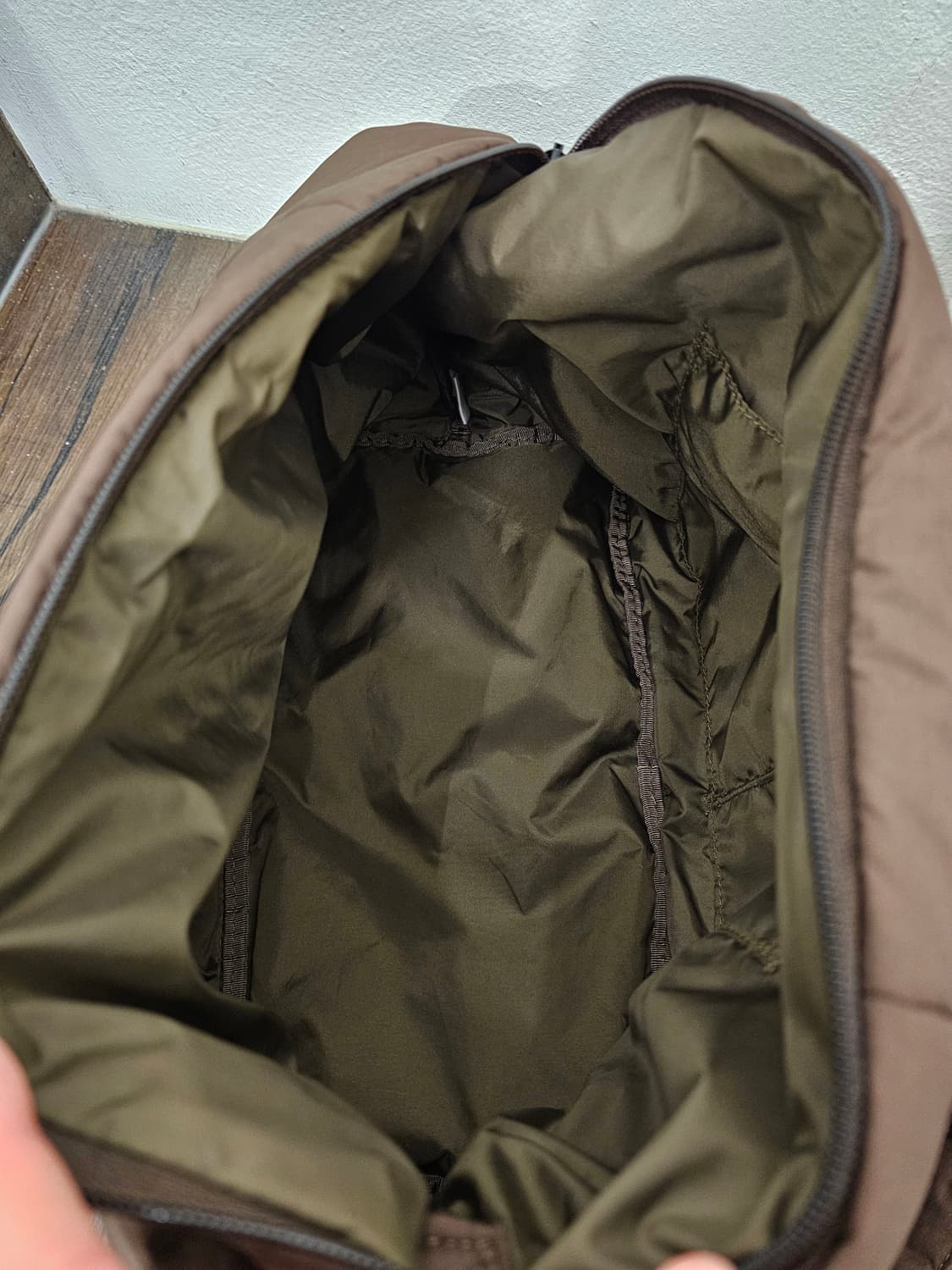 Japan 초코브라운 패딩 크로스백 상품이미지9