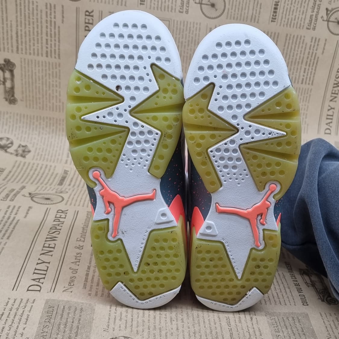 나이키 에어 조던 6 레트로 아동운동화225 상품이미지3