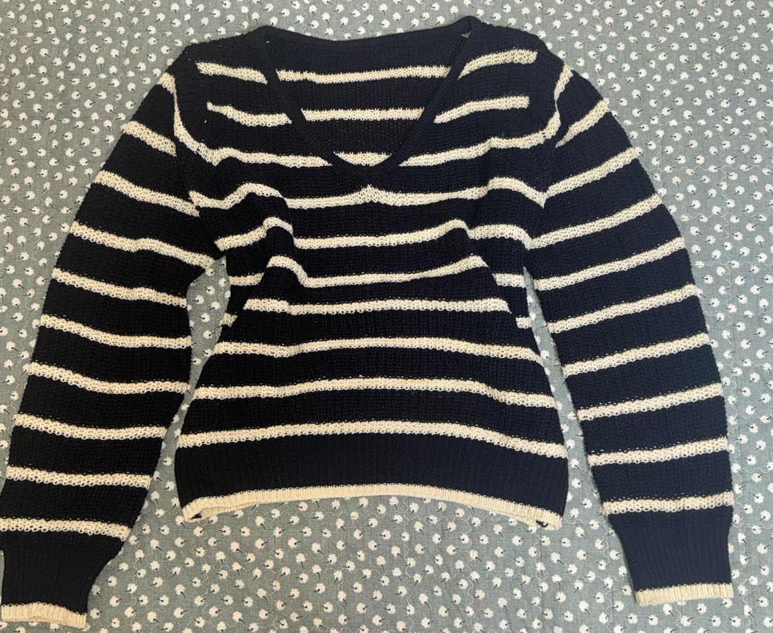 스트라이프 네이비 니트 상품이미지1