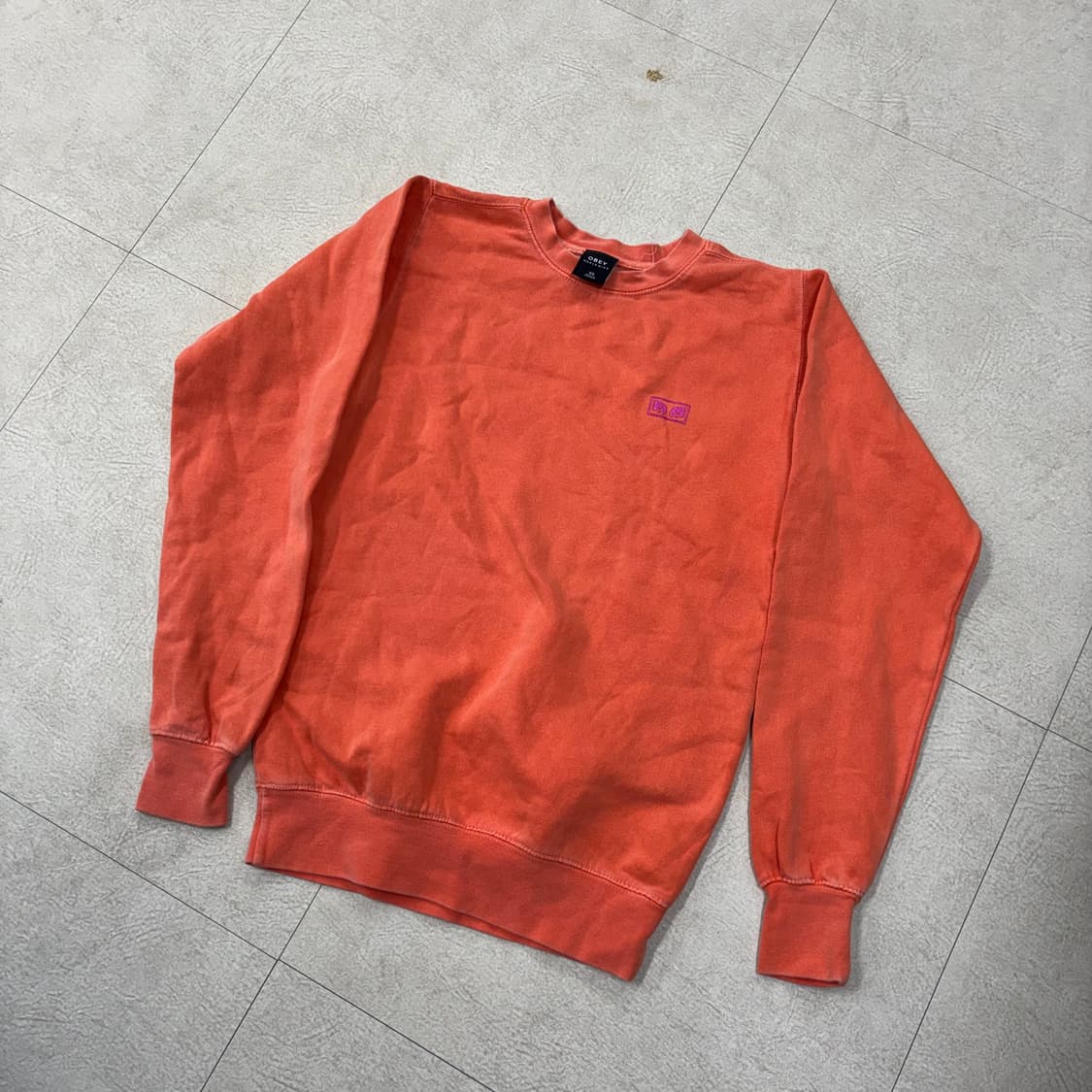 오베이 멀티로고 오렌지 맨투맨 상품이미지2