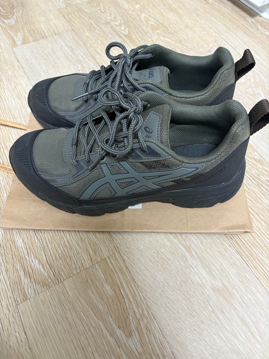 아식스 젤 벤쳐 6 쉴드 그래파이트 그레이 트러플 그레이 240 상품이미지2