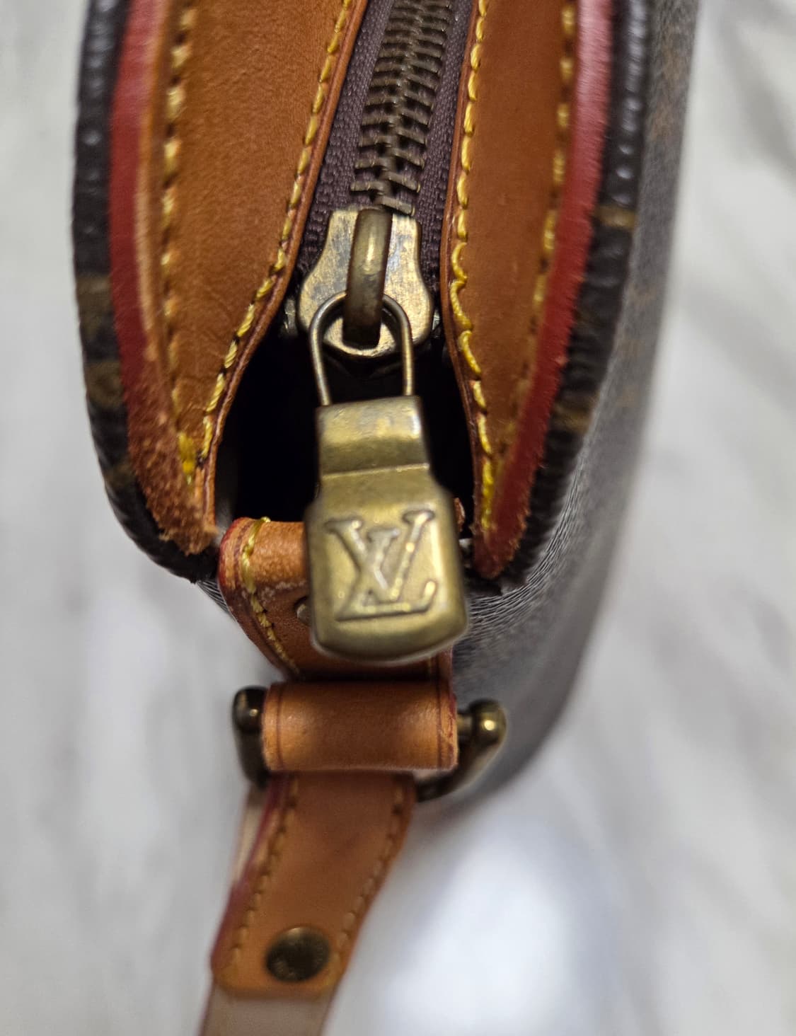 루이비통 버켓 크로스백 상품이미지10