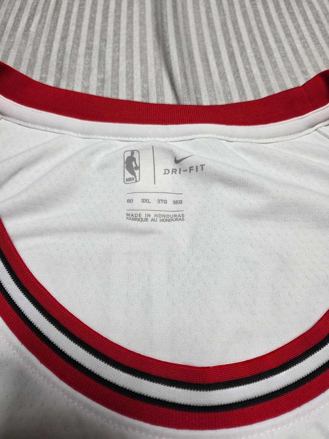 나이키 시카고불스 마이클조던 스윙맨져지 23번 소장용 3XL 화이트한정판 상품이미지3