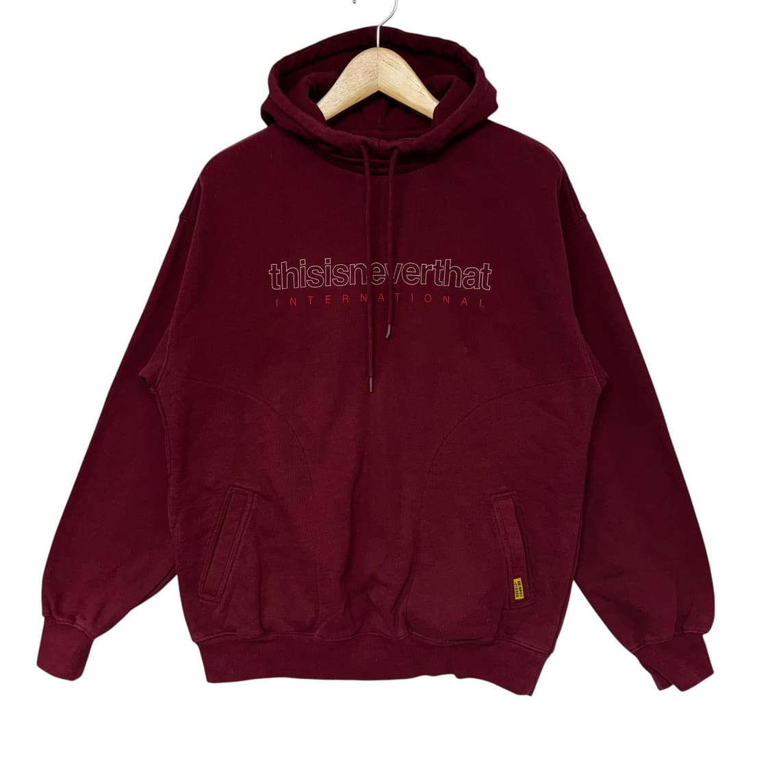 디스이즈네버댓 인터네셔널 자수로고 후드티 버건디 상품이미지1