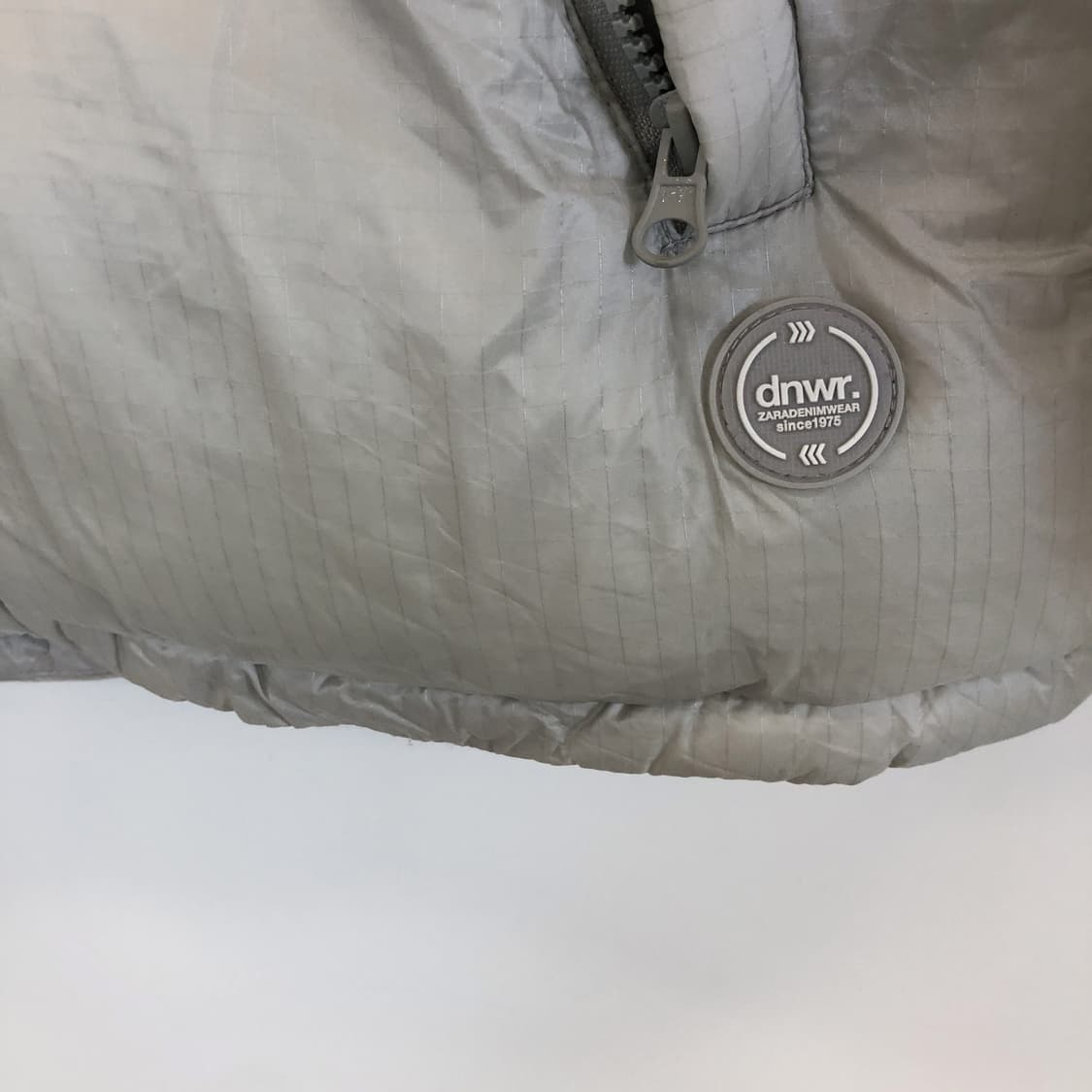 자라 dnwr 라이트그레이 푸퍼패딩 XL 상품이미지2