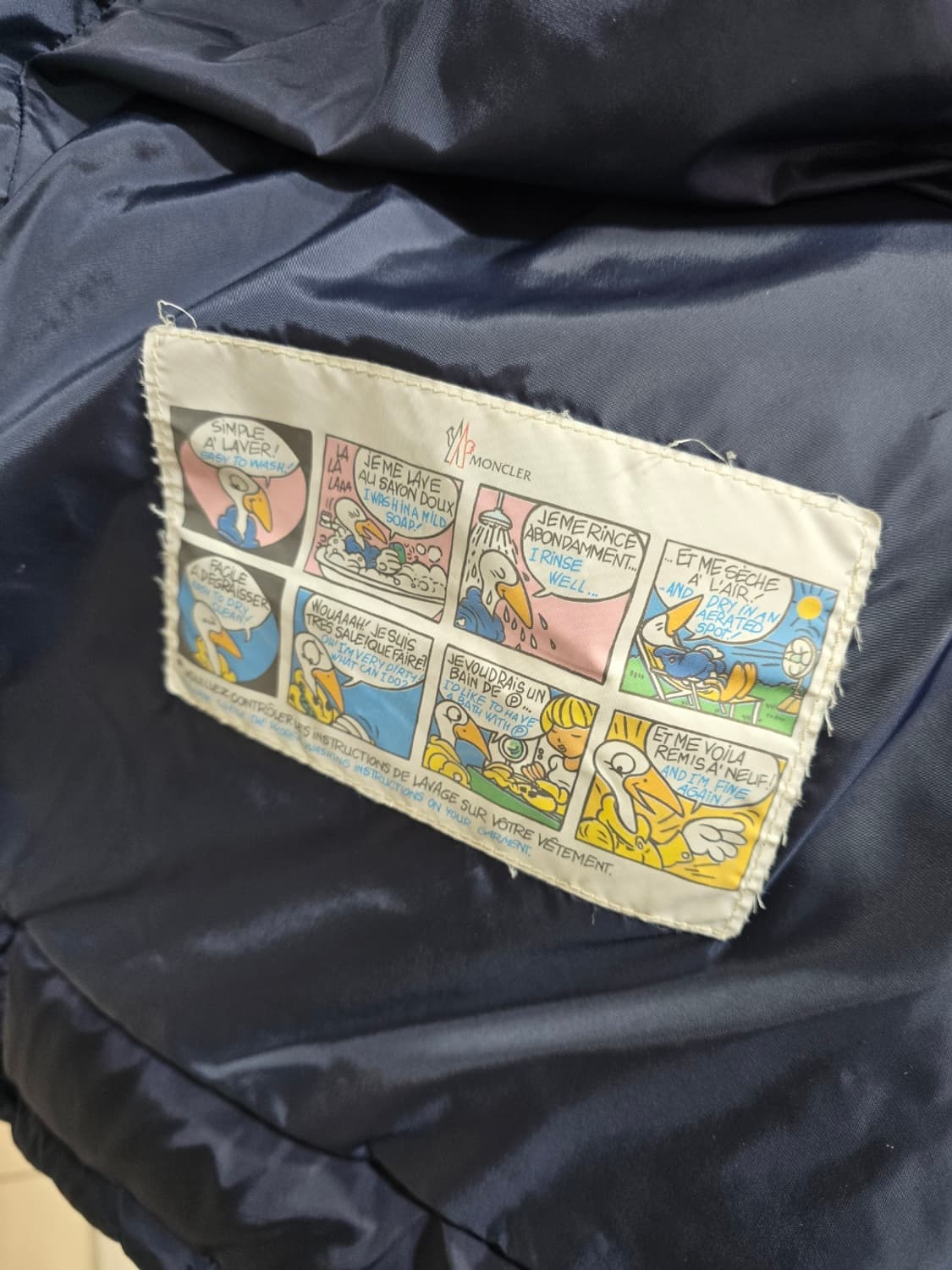 [정품/1사이즈] 몽클레어 네이비 여성 롱패딩 상품이미지9