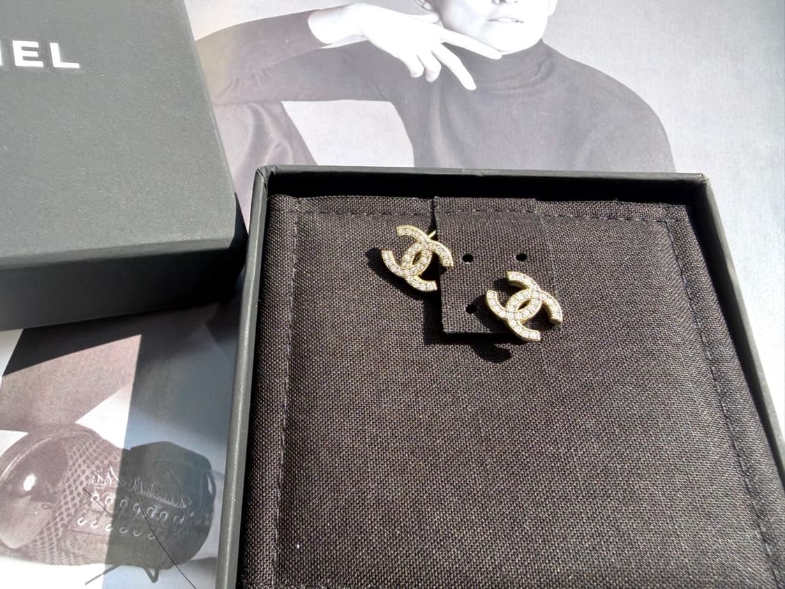 샤넬 클래식 큐빅 이어링 상품이미지6