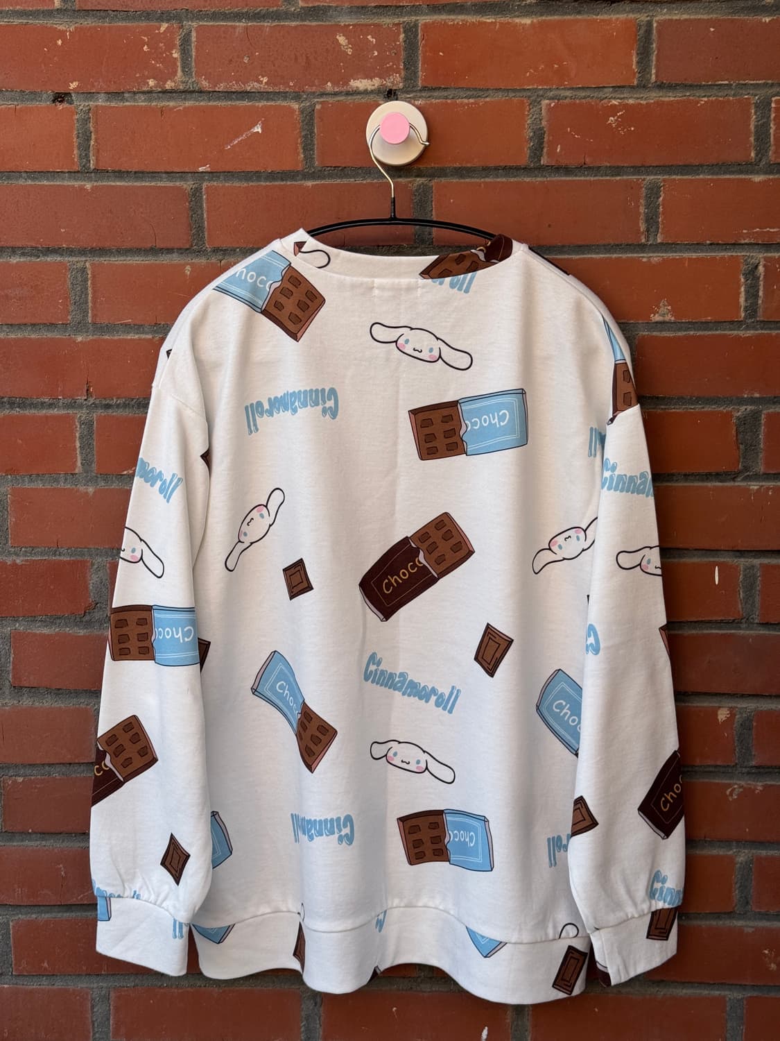 Cinnamoroll 시나모롤 초콜릿 패턴 올오버 맨투맨 상품이미지3