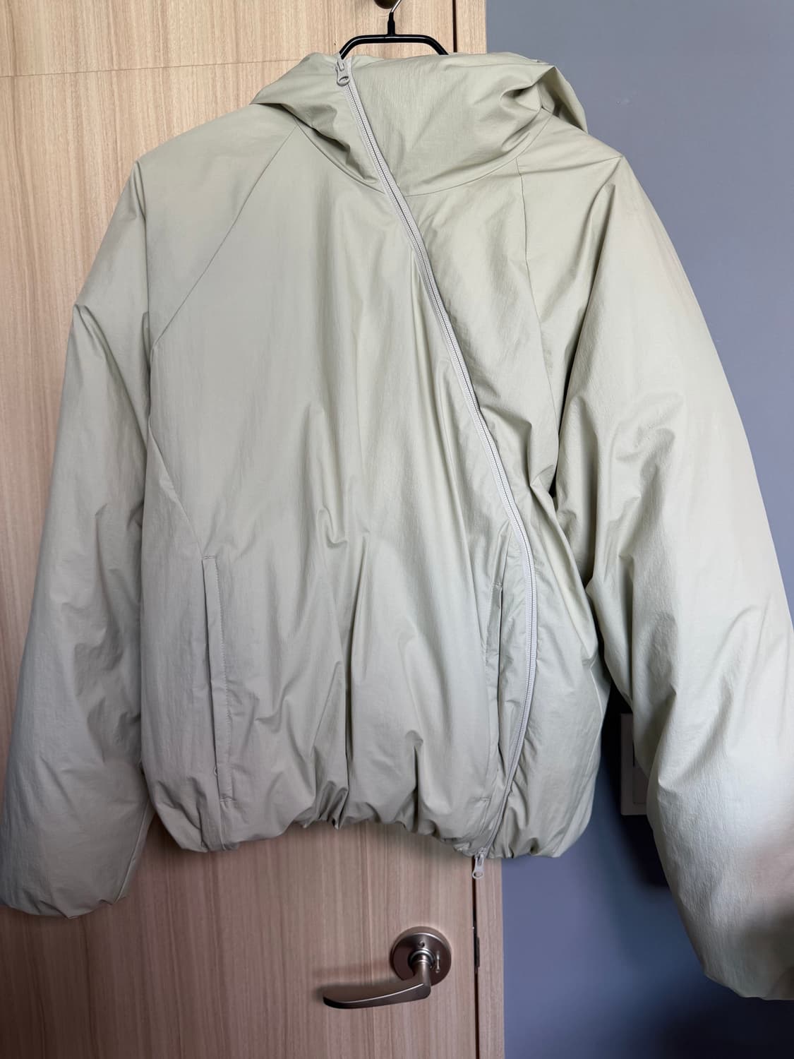 [L]포스트 아카이브 팩션 5.0 센터 다운 자켓 상품이미지3