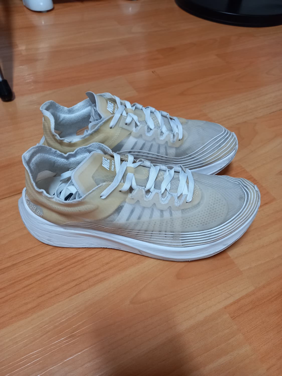 나이키 줌플라이 270 상품이미지2