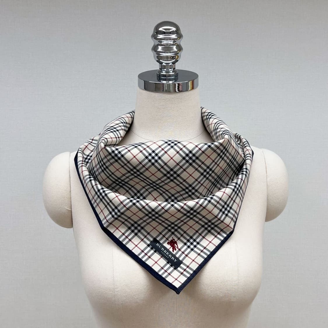 (새상품) burberry/ 버버리 쁘띠스카프 손수건 상품이미지6