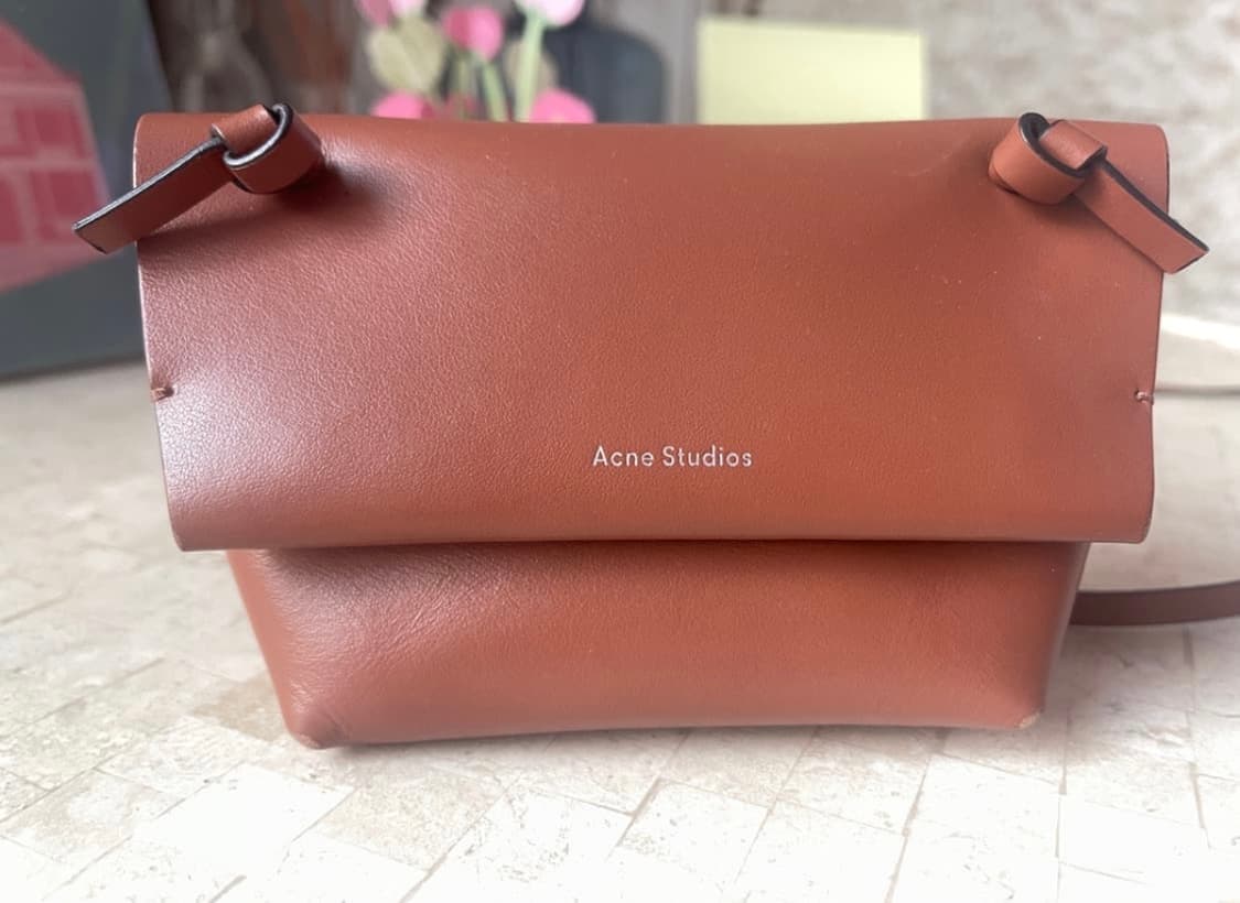 아크네 스튜디오 알렉산드리아 레더 미니 크로스백 상품이미지1