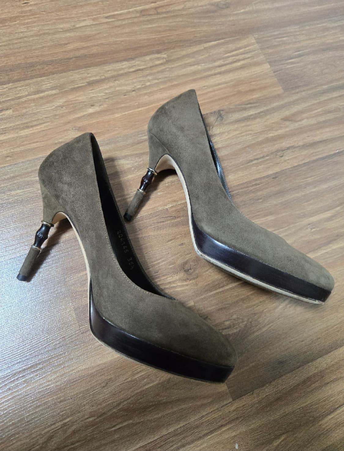 GUCCI 브라운 스웨이드 뱀부 스웨이드 펌프스 35 1/2 (225) 상품이미지3