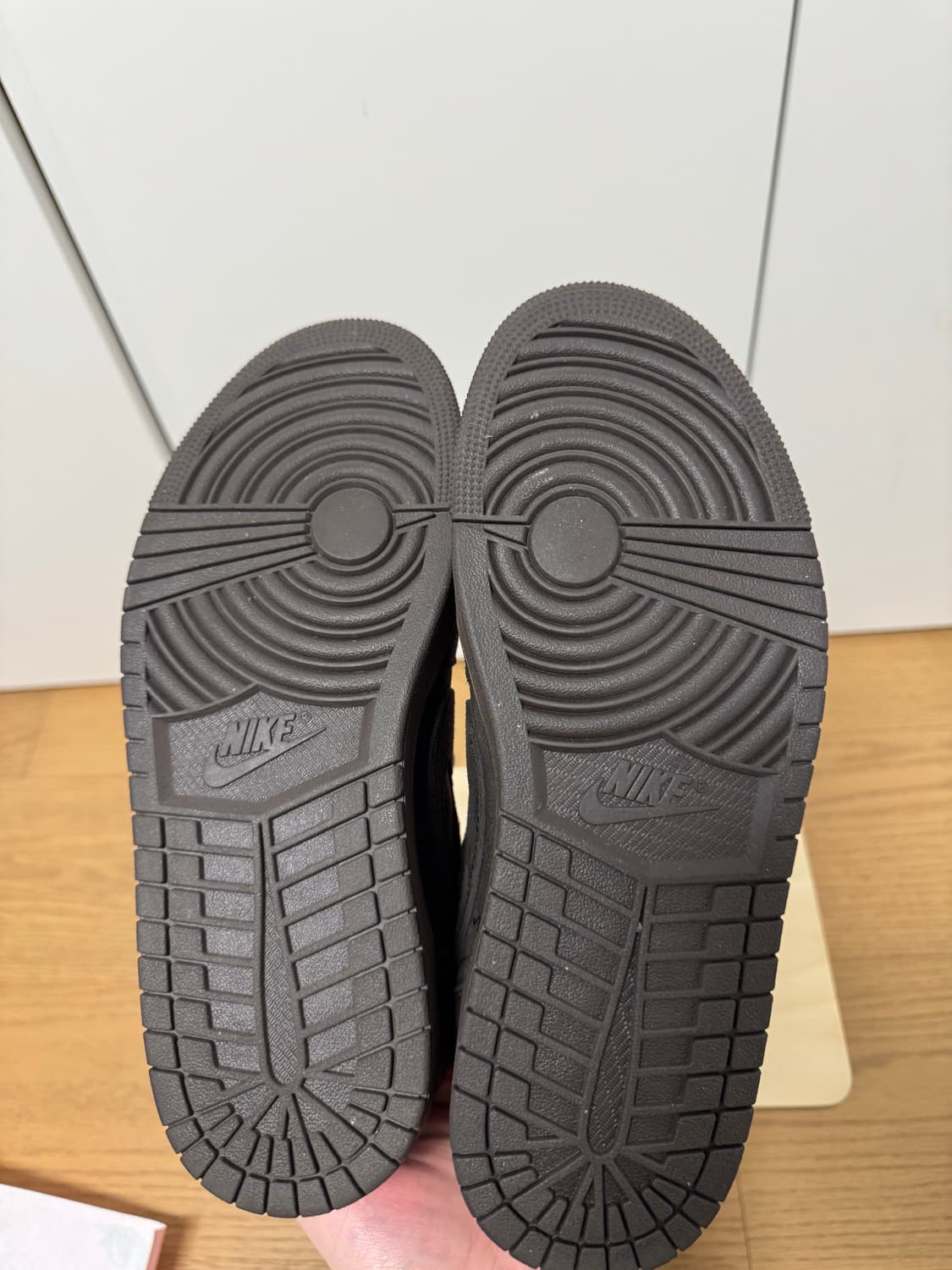 조던 1 x 트레비스 스캇 벨벳 브라운 앤 다크 모카 상품이미지5