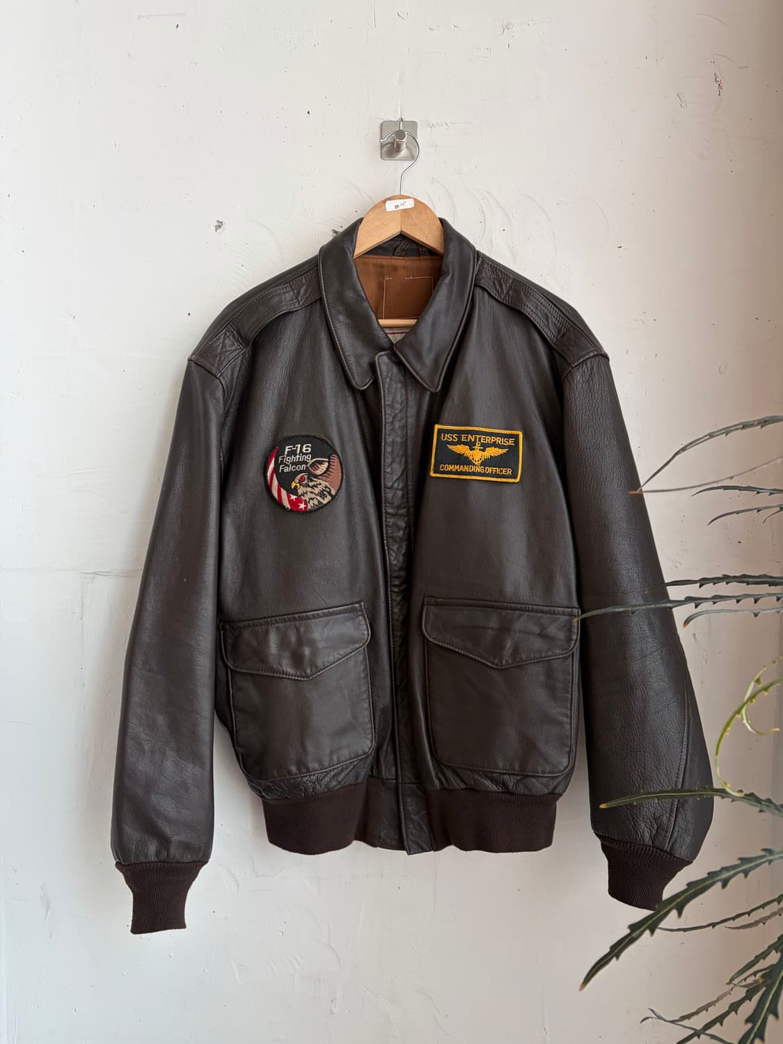 아비렉스 A-2 레더 자켓 상품이미지2