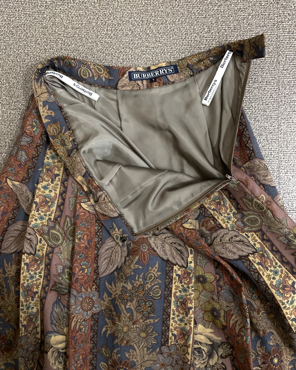 빈티지 버버리 플리츠 스커트 상품이미지3