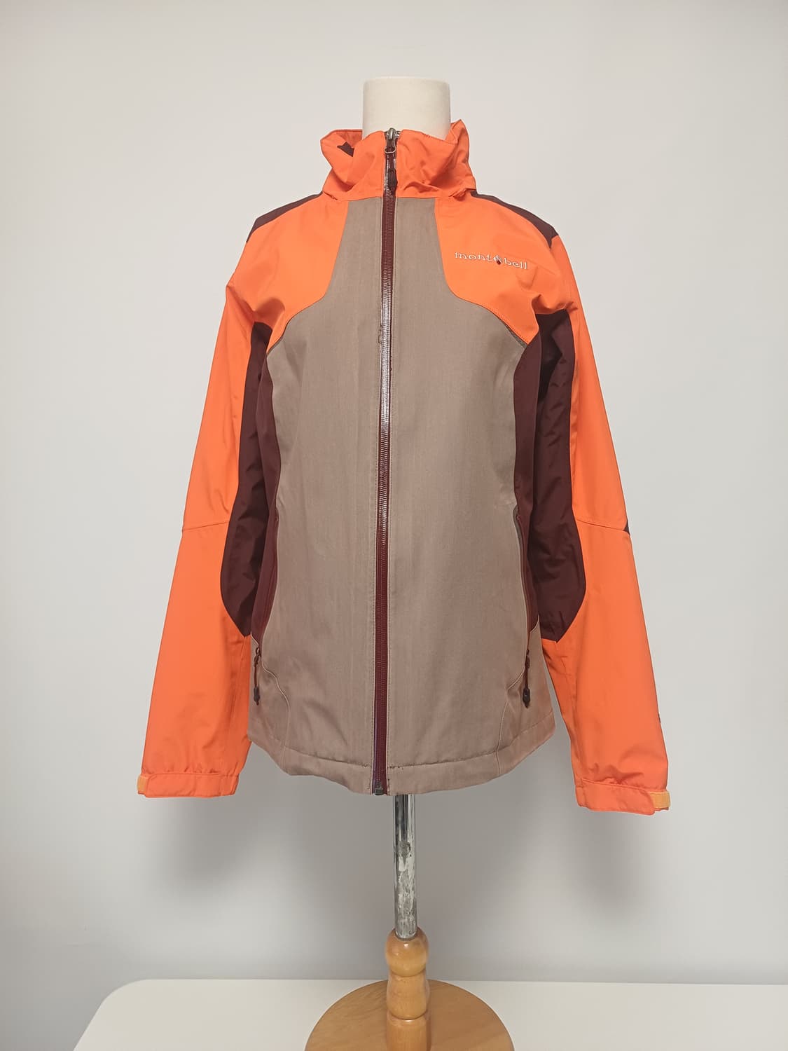 몽벨 고어텍스(GORE-TEX) 하드쉘 재킷 95(M)/여성 상품이미지1