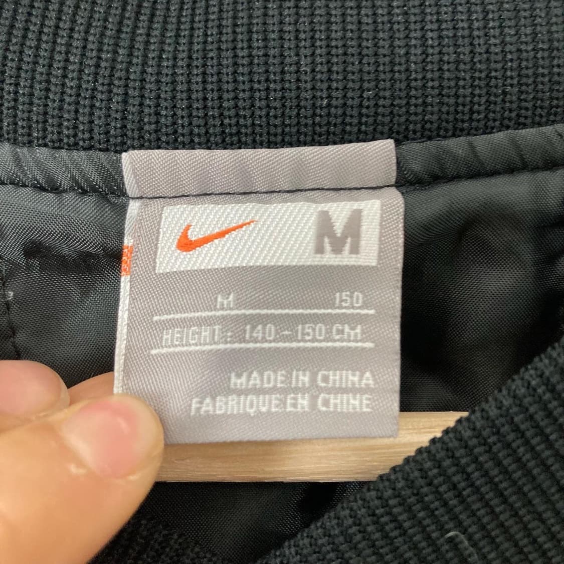 나이키 블랙 화이트 배색 빅로고 웜업 상품이미지5