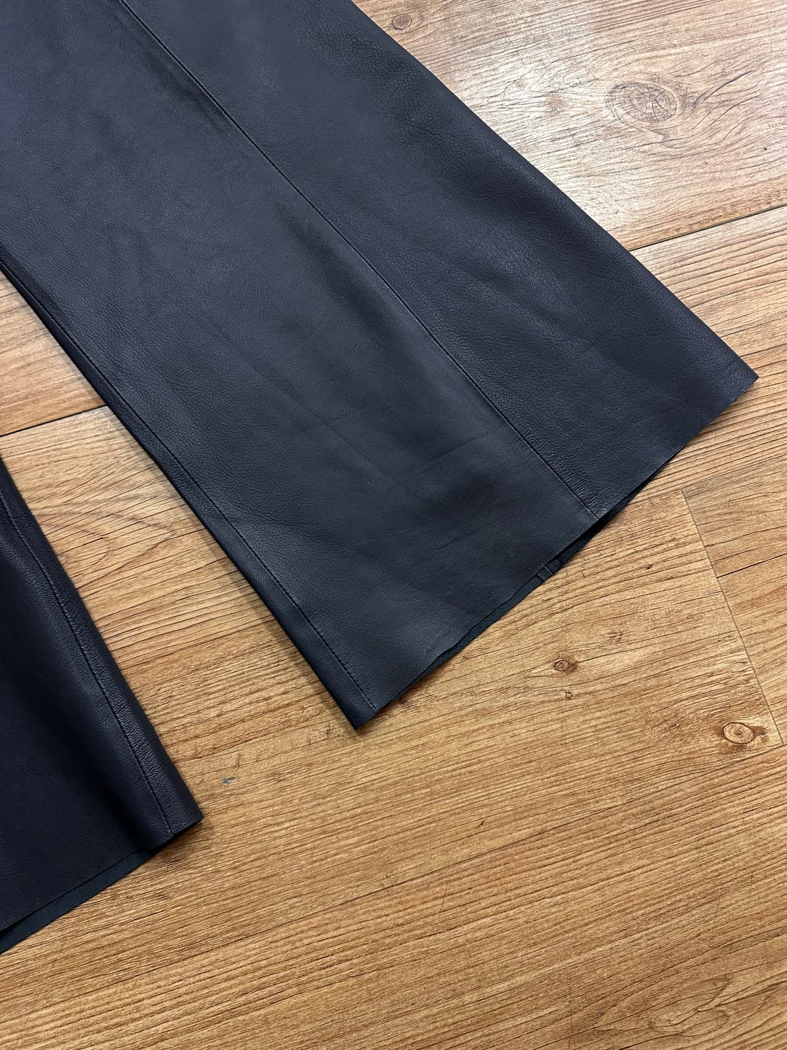 (OS)포르테포르테 23FW 리얼레더 부츠컷 디테일 팬츠 상품이미지9