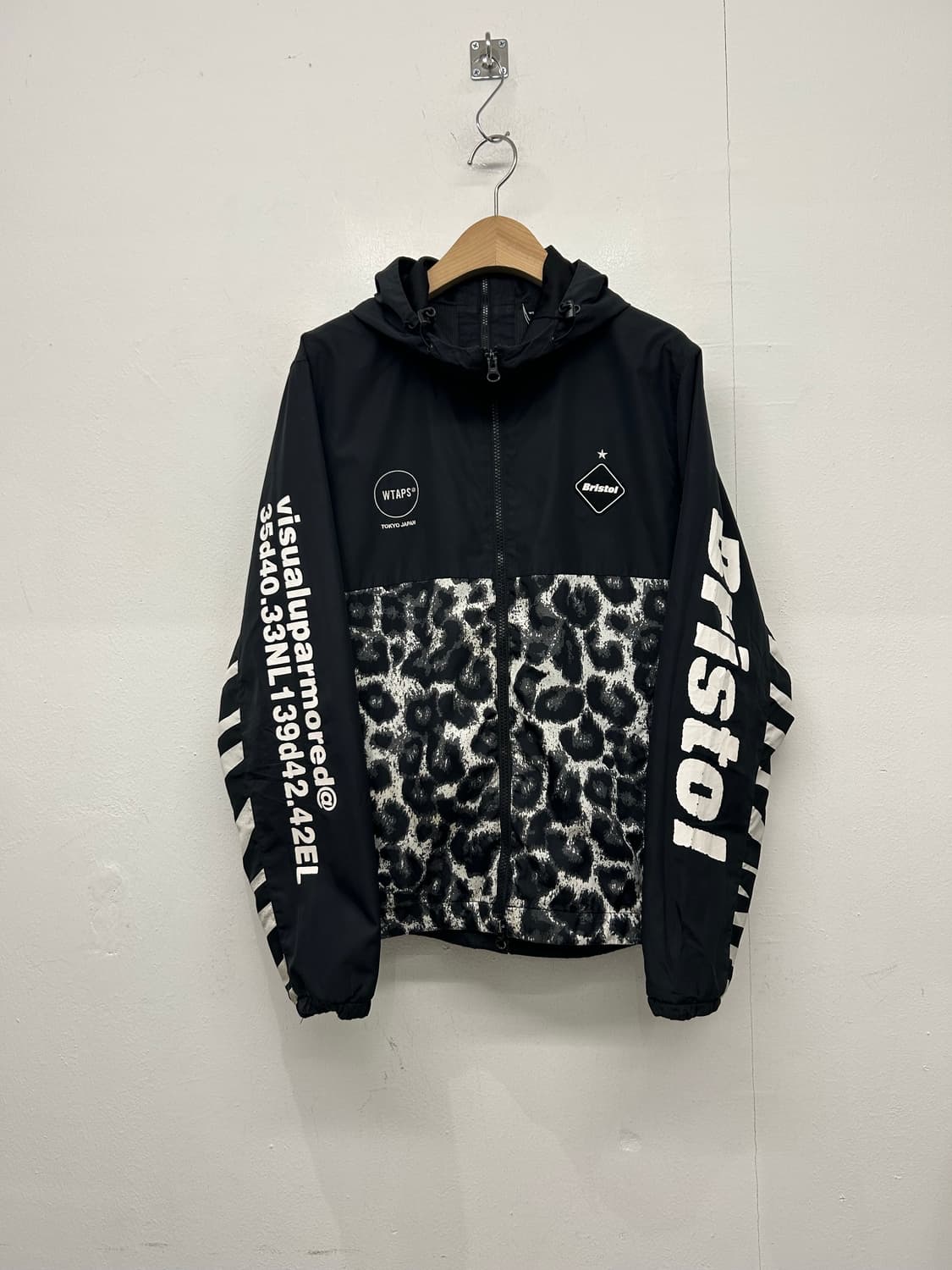 WTAPS X F.C.Bristol 후드집업자켓 상품이미지1