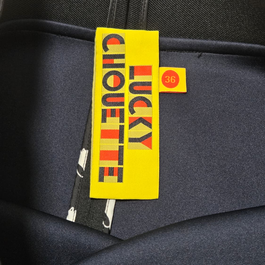 Lucky Chouette 럭키 슈에뜨 비대칭 러플 미니 스커트
 상품이미지3