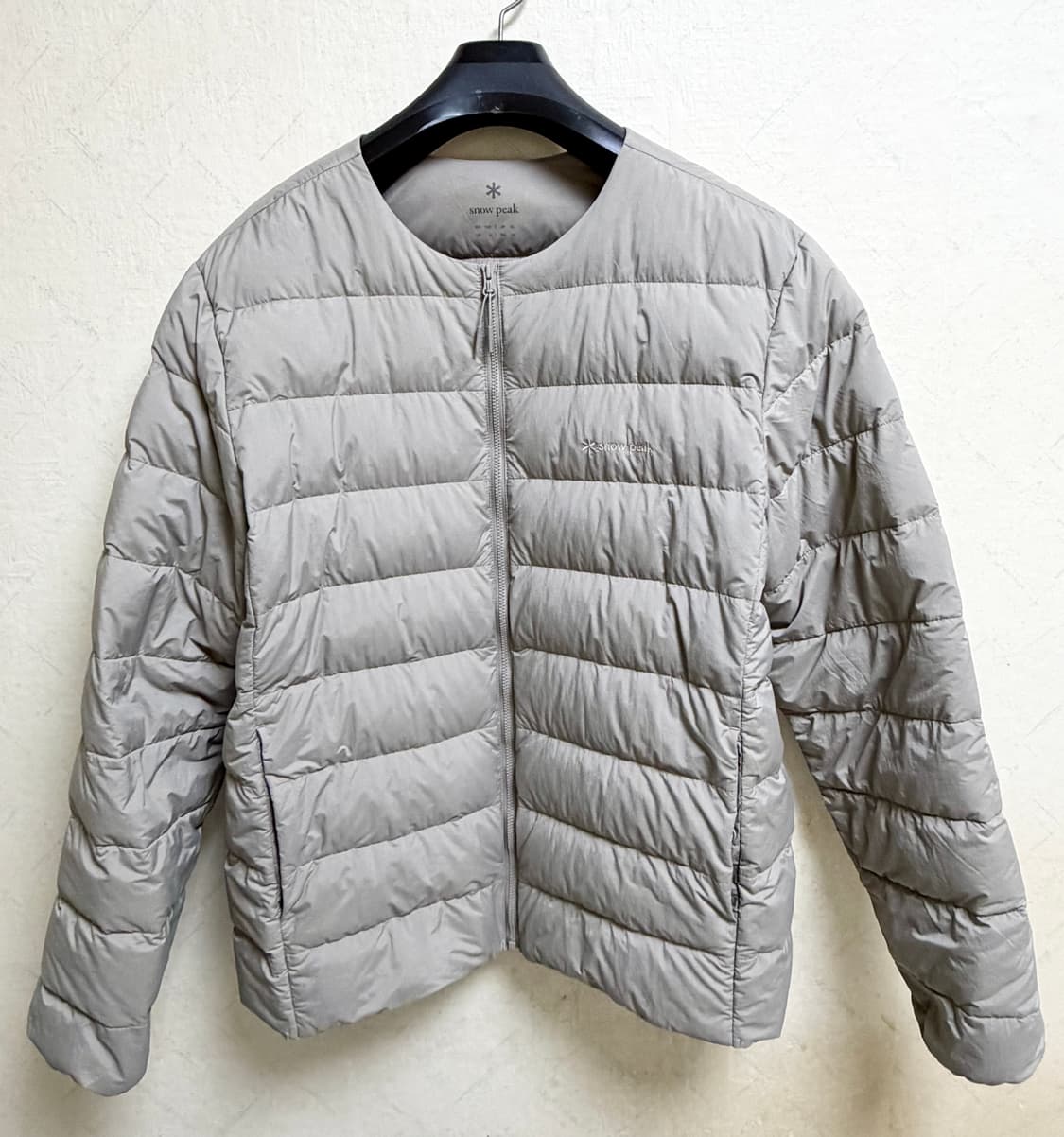 스노우피크 에어리 라운드넥 경량 다운 자켓 tan gray 상품이미지2