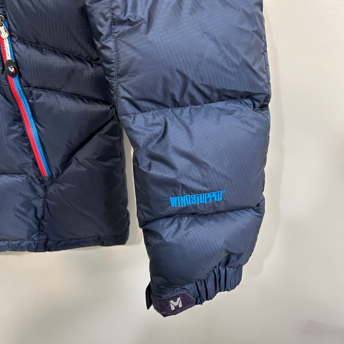 밀레 엠리밋 남성 오리털 패딩 95 빵빵함 상품이미지3