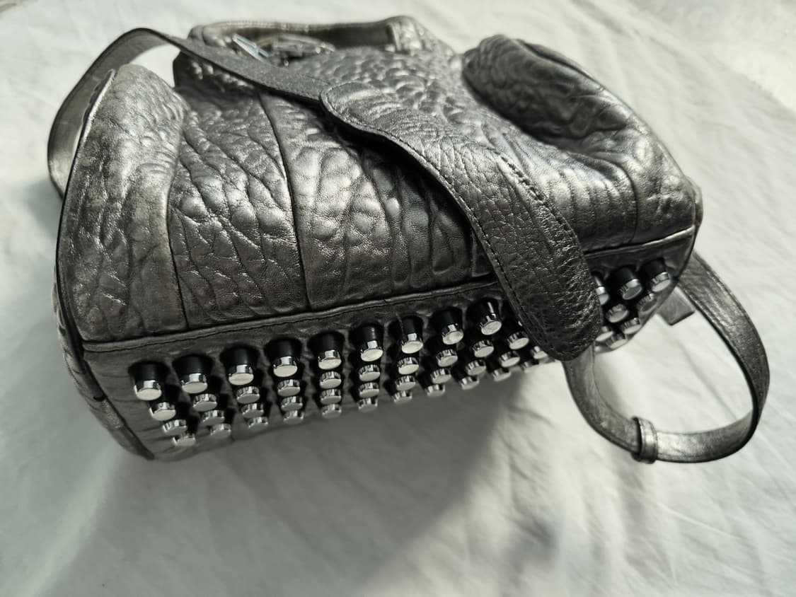 알렉산더왕 불렛스터드 실버 코팅 로키백 상품이미지3