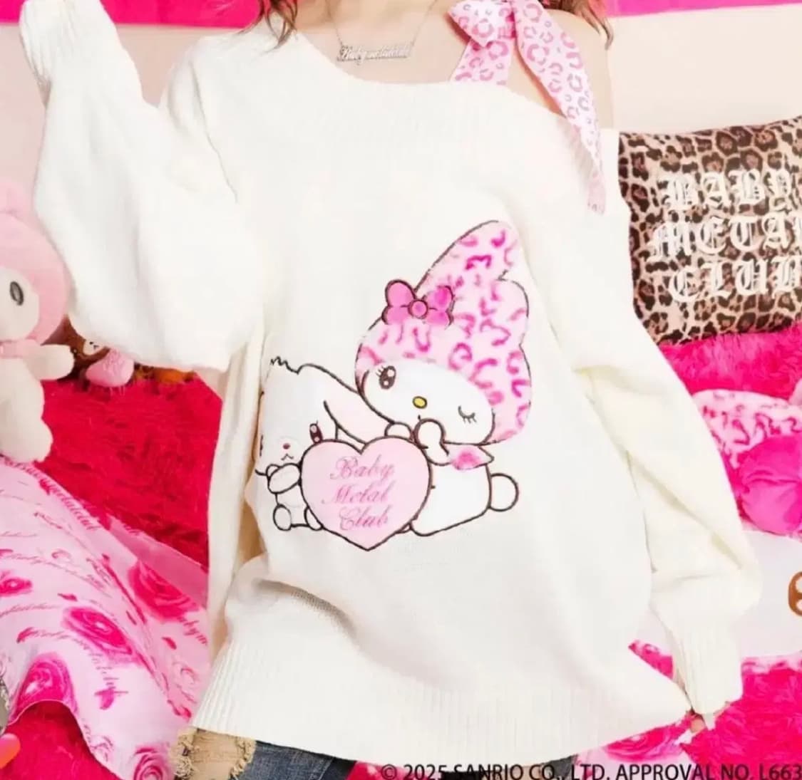 베이비메탈클럽 스핀즈 오프숄더 니트 상품이미지1