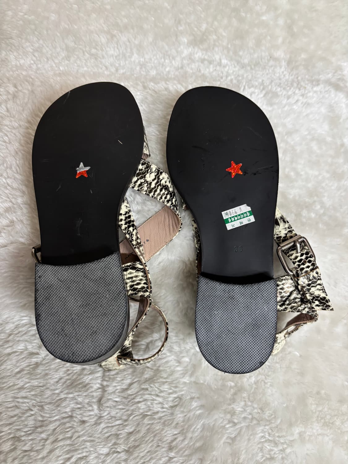 헬레나앤크리스티 뱀피 무늬 스트랩 샌들 상품이미지4