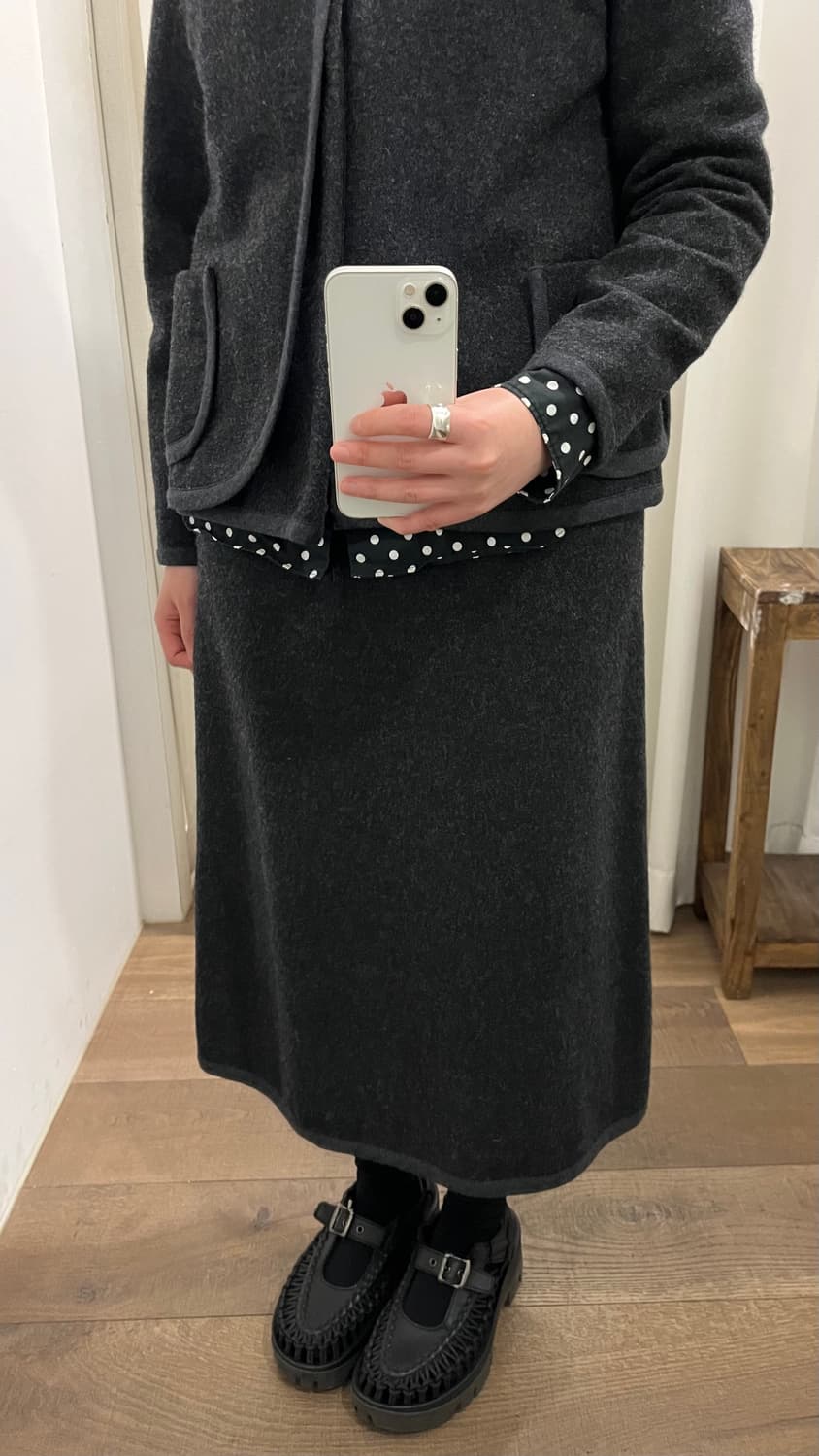 Slit Detail Wool Basic Skirt 상품이미지3