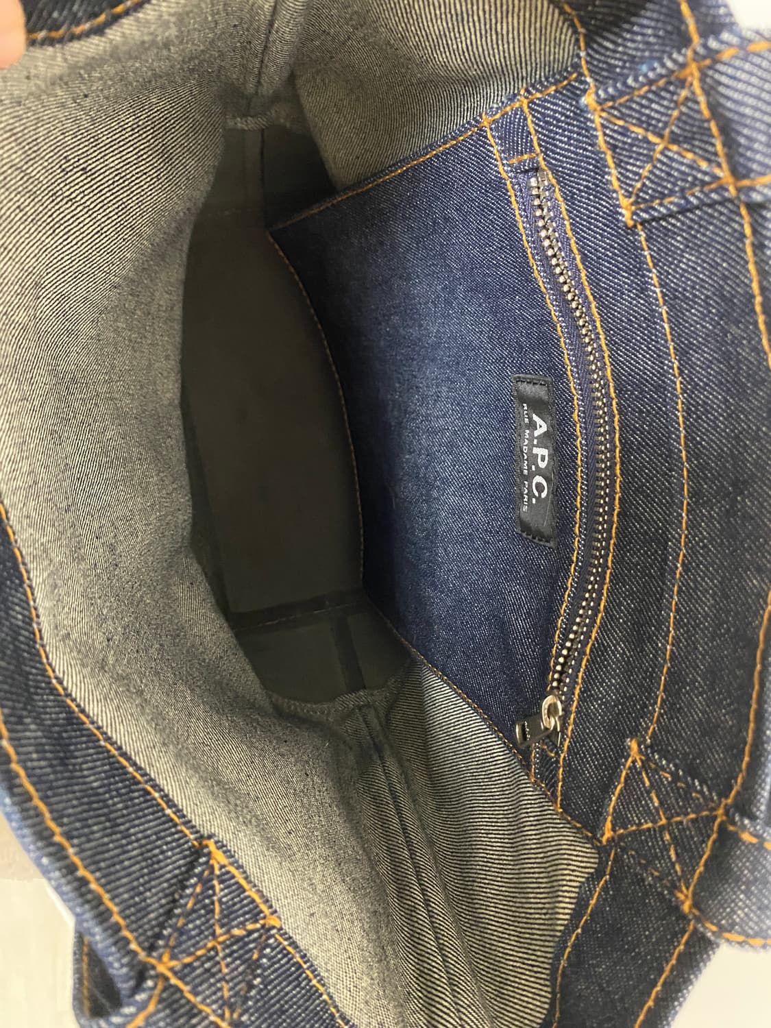 아페쎄 악셀 스몰 토트백 상품이미지8